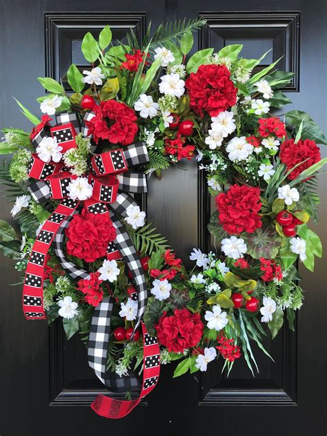 door wreath red|More.